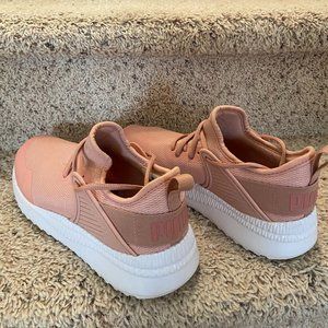 Women's Puma Tennis Shoes